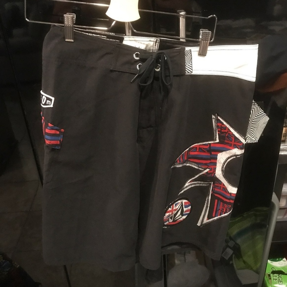 Volcom Hawaii Board Shorts 36 NWT